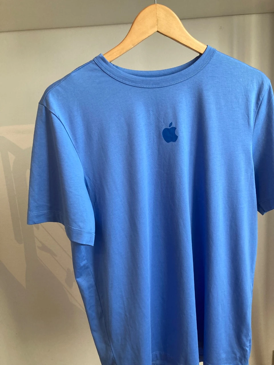 Camiseta con logo de Apple nueva – photo 2